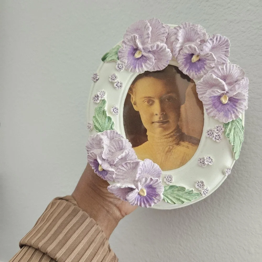 Vintage ceramic oval picture‎ frame floral bouquet purple white and green